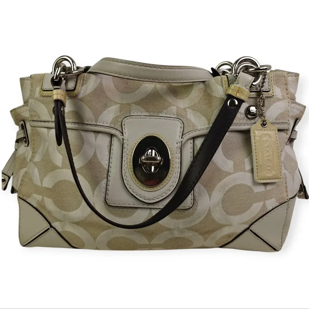 Coach elegant shoulder